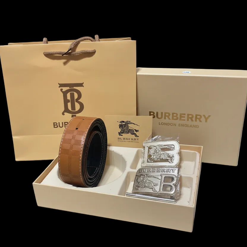 Burberry reversible leather belt with two belt buckles